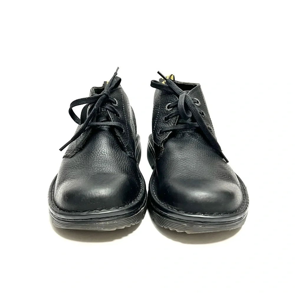 DR. MARTENS | Vintage Y2K black pebble leather 3-eye lace up chukka work boots Vintage Y2K Mens Chukka Boots // Black Pebble Leather 3-eye  main image 3